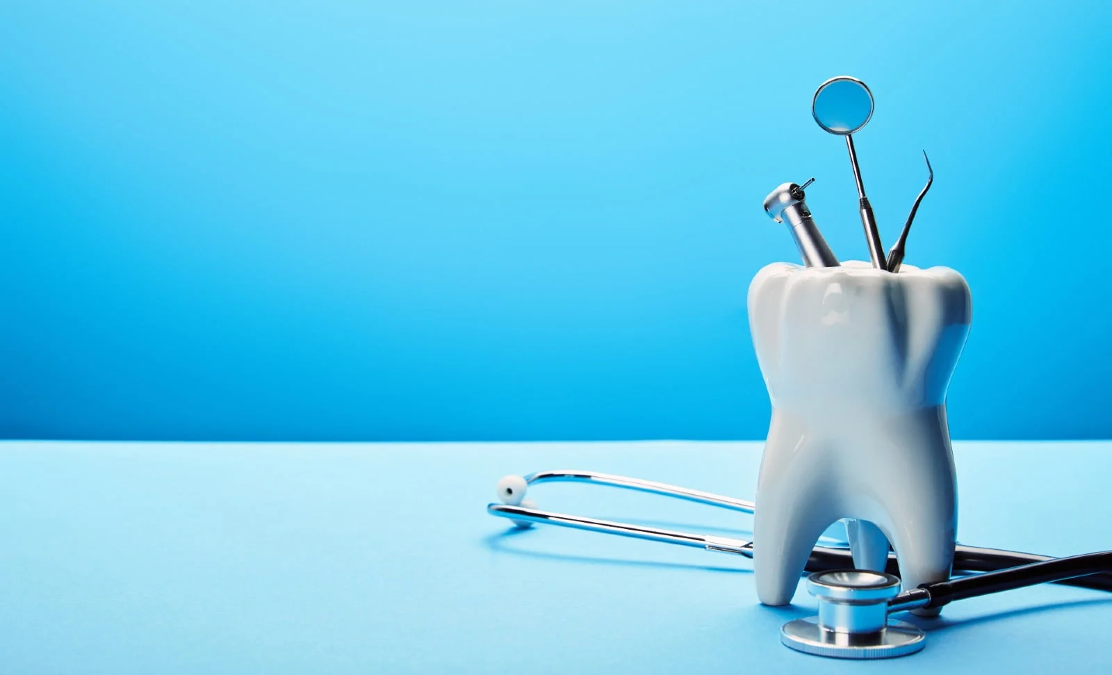 Головні переваги звернення до професійної стоматологічної клініки