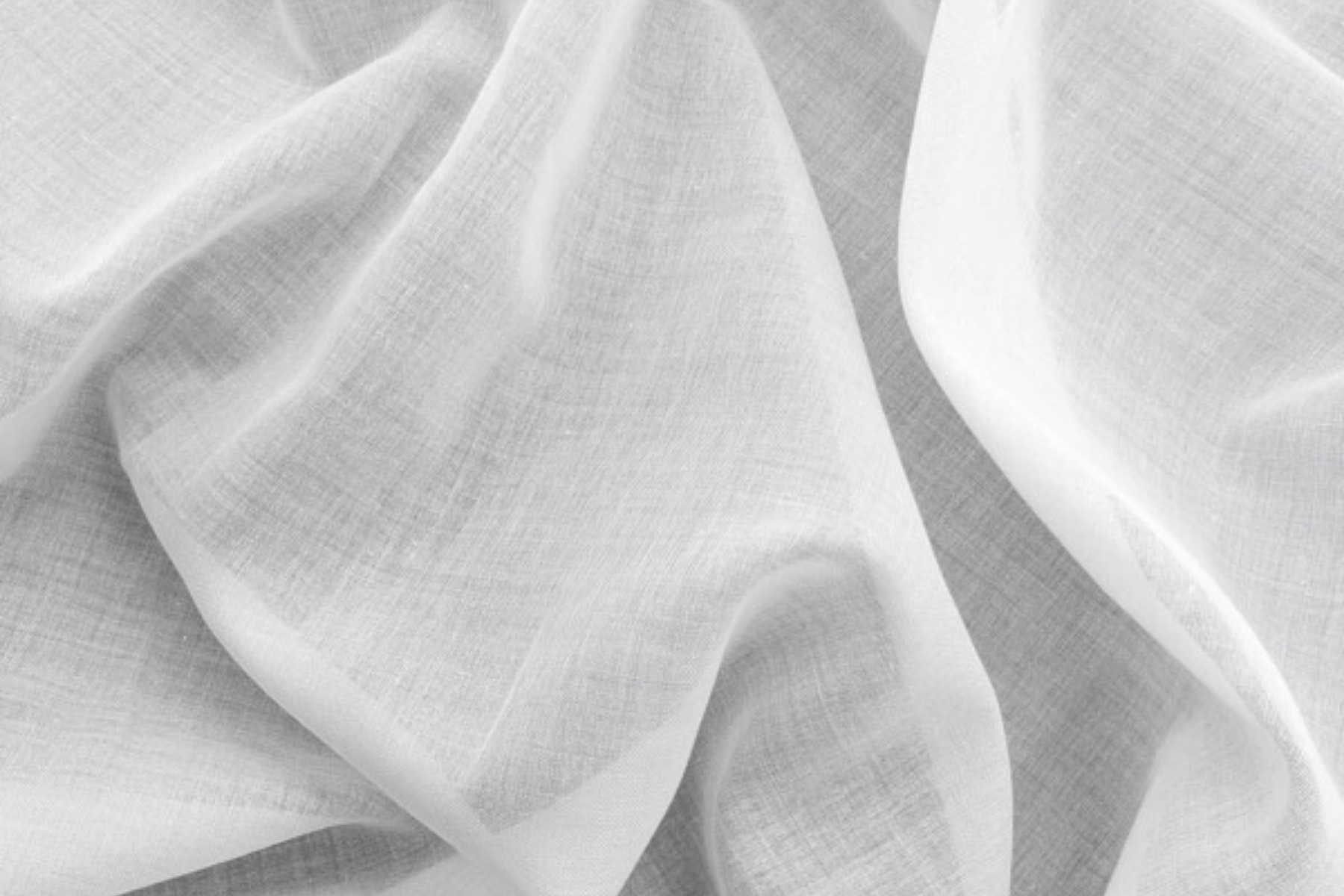 Бесспорные плюсы оптовой покупки ткани для создания одежды