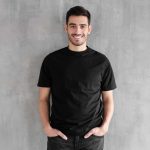 Почему черная мужская футболка - это must-have в вашем гардеробе